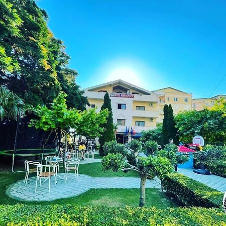 Hotel Ambasador Garden Lezhe Ngoại thất bức ảnh