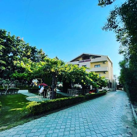 Hotel Ambasador Garden Lezhe Ngoại thất bức ảnh