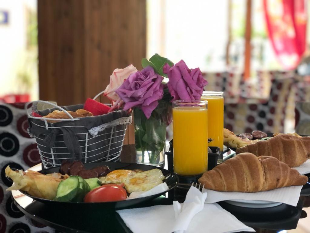 Hotel Ambasador Garden Lezhe Ngoại thất bức ảnh