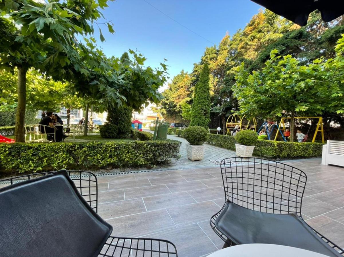 Hotel Ambasador Garden Lezhe Ngoại thất bức ảnh