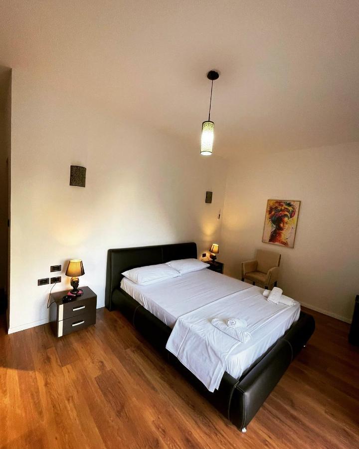 Hotel Ambasador Garden Lezhe Ngoại thất bức ảnh