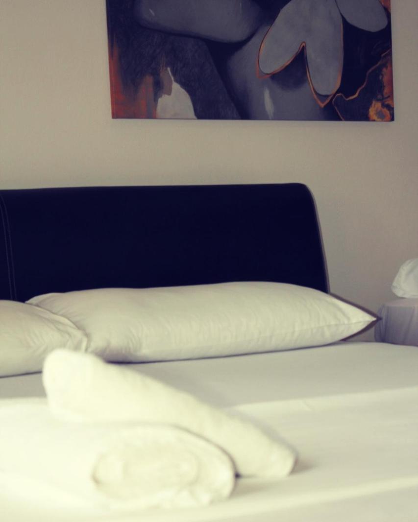 Hotel Ambasador Garden Lezhe Phòng bức ảnh